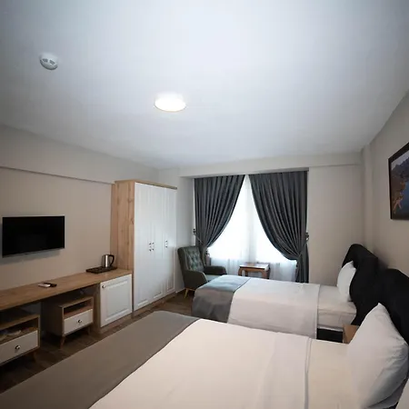 Elia Hotel *